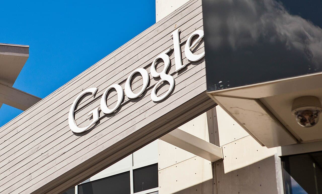 Google Stock Sinks 7% Despite Record Earnings on AI Costs