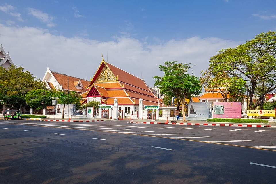 Princess Sirivannavari Visits Bangkok National Museum's Treasures