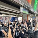 Skytrain flashmob protests Skytrain Constitutional Court ruling on PM’s term