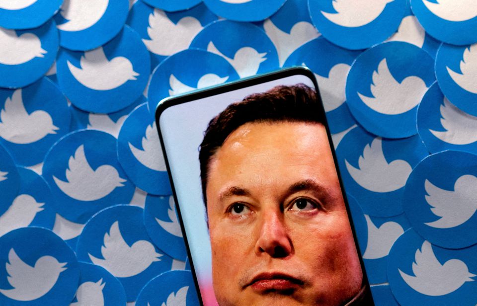 Democratic U.S. senators accuse Musk of undermining Twitter, urge FTC probe
