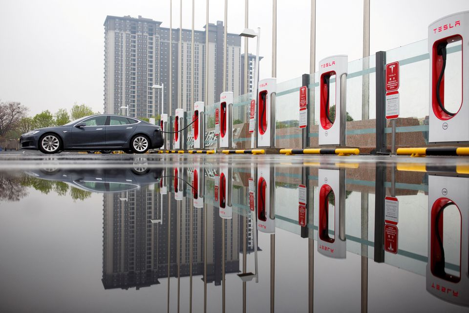 Tesla says it will assist police probe into fatal crash in China