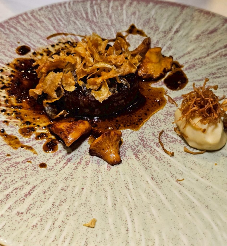 Wagyu tenderloin with celeriac and truffle sauce