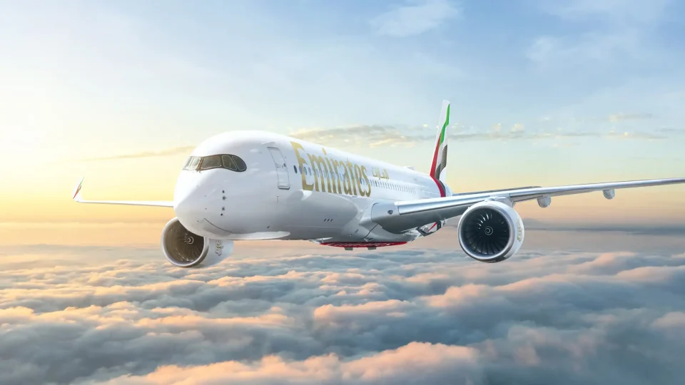 Emirates has postponed the debut of its first Airbus A350 service due to delays in aircraft deliveries. Originally scheduled for September 2024