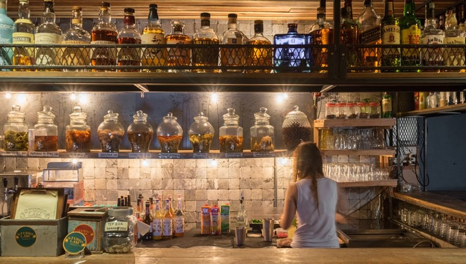 Studio Lam Bangkok Eclectic Live Music & Local Spirits