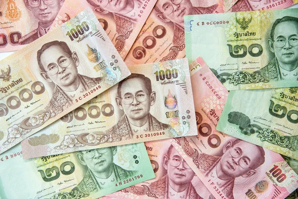 Analysts Forecast the Baht to Reach 30 Against the Dollar