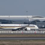 Singapore Airlines pays staff 7 months bonus