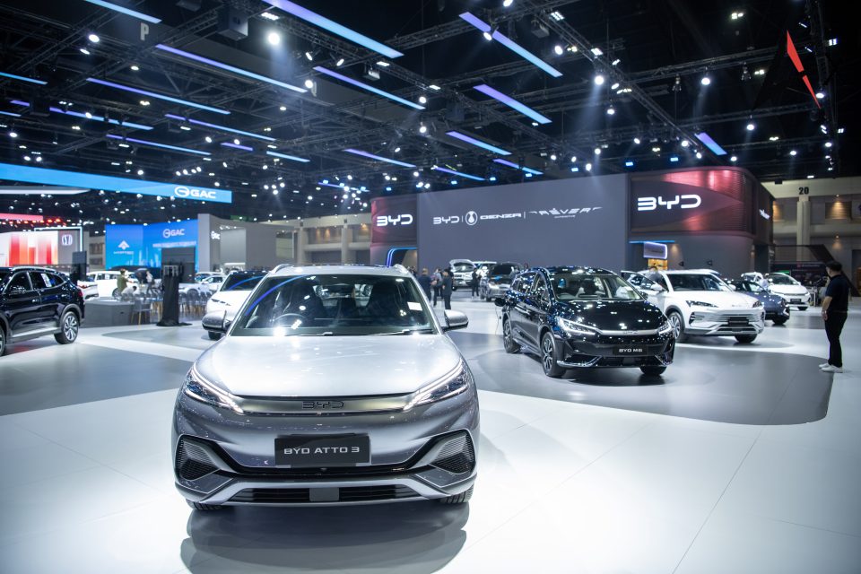 China issues warning to EV manufacturers regarding price competition