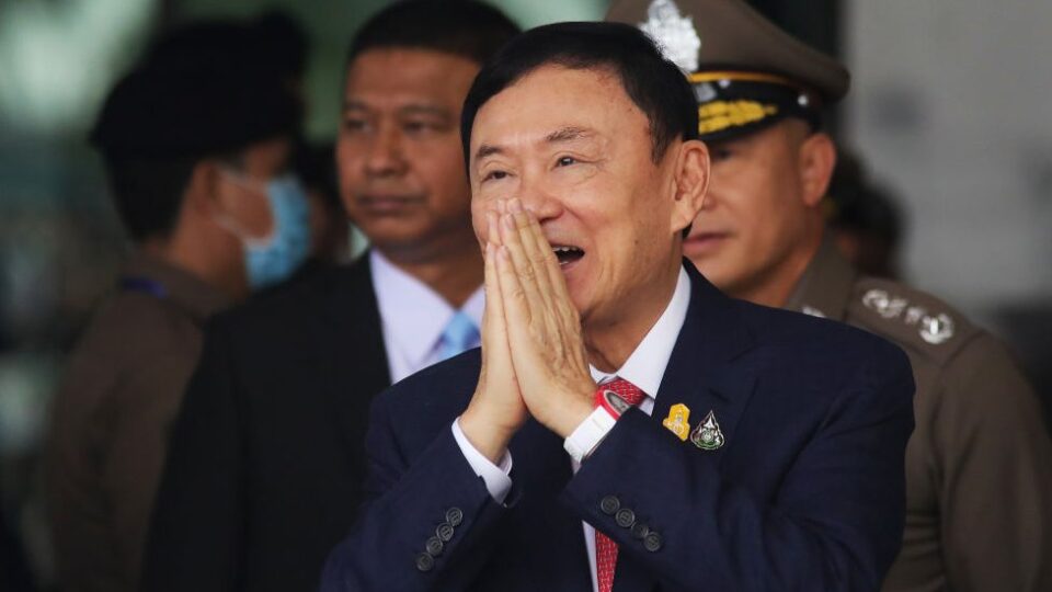 Petition submitted to PM to have Thaksin returned to prison