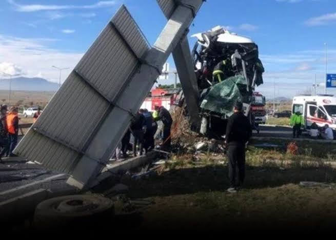 Turkey bus crash thai tourist Bangkok one