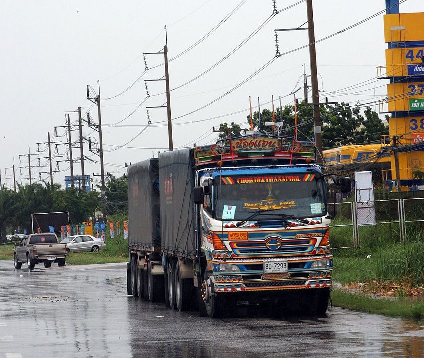 Thai Truckers Face Challenges from Influx of Chinese Firms