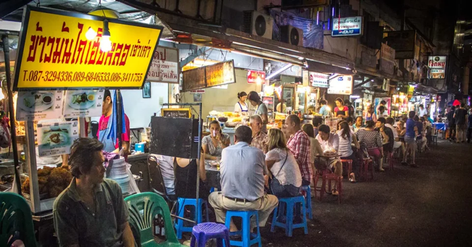 Thai Commerce Ministry Grants Rent Waiver to Small Vendors